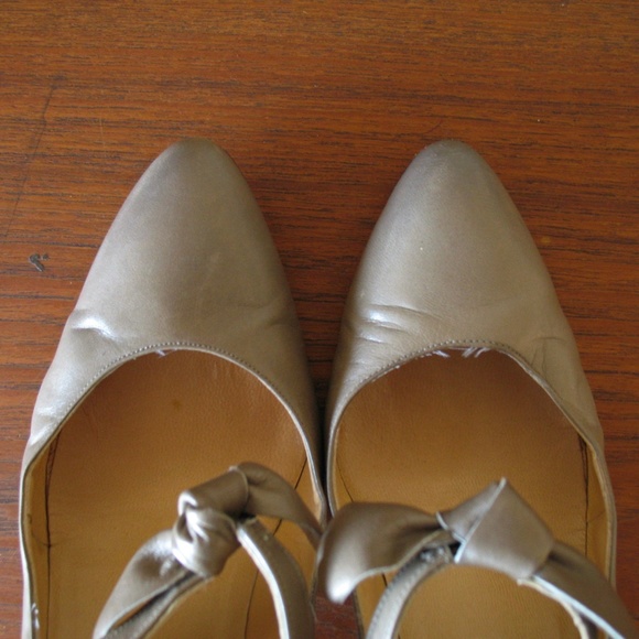 Calvin Klein Italian Leather Bow Tie Heels 8.5 - Picture 5 of 10